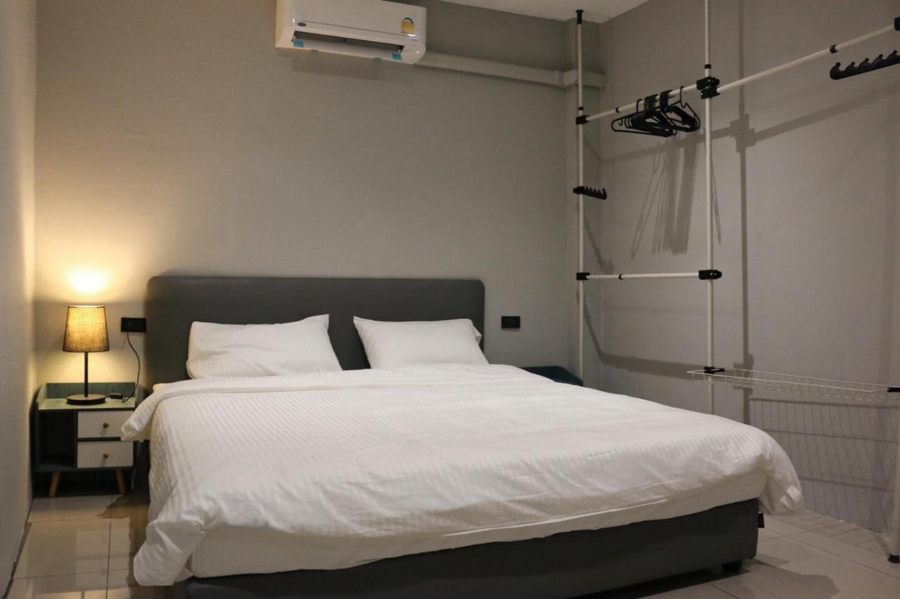 Nato House Ekkamai Aparthotel Банкок Екстериор снимка