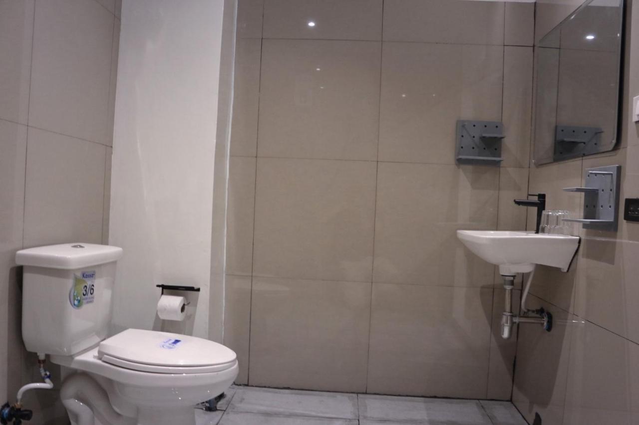 Nato House Ekkamai Aparthotel Банкок Екстериор снимка