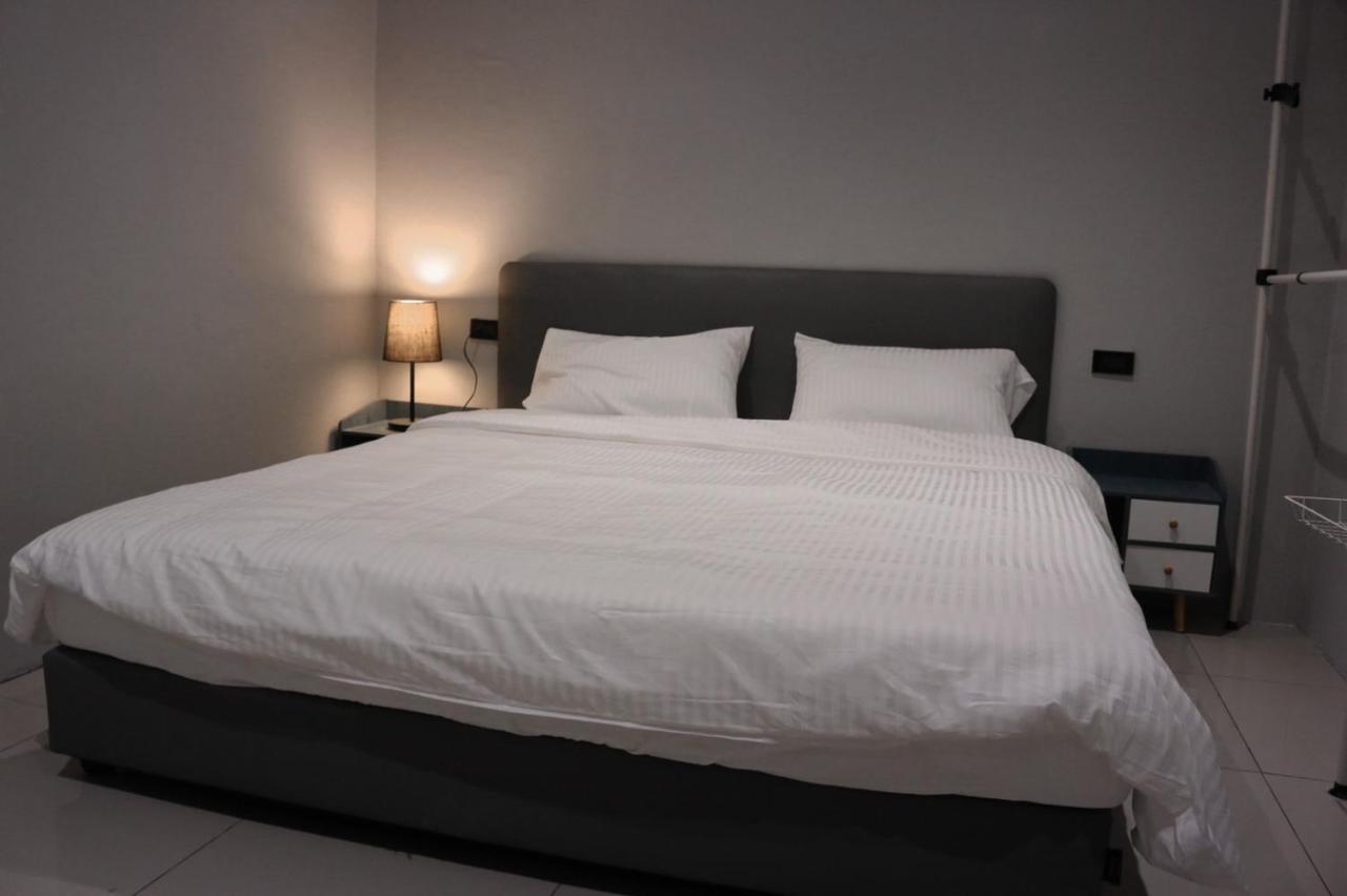 Nato House Ekkamai Aparthotel Банкок Екстериор снимка
